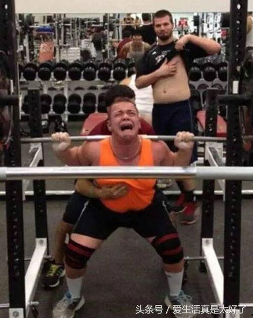 健身房吃瓜搞笑视频,笑料百出，健身也能这么欢乐