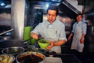 拉面馆吃瓜视频,吃瓜群众围观拉面馆奇闻轶事