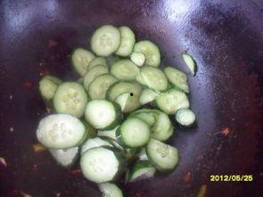 答题吃瓜的视频怎么做的,轻松吸引观众眼球